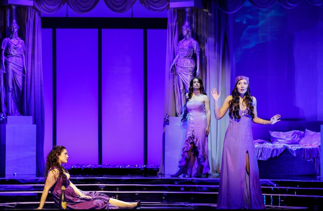 Alessia Pintabona (La Fortuna), Mia Chenea Robinson (Amore) and Amelia Wawrzon (La Virt&ugrave;) &copy; Jeff Busby