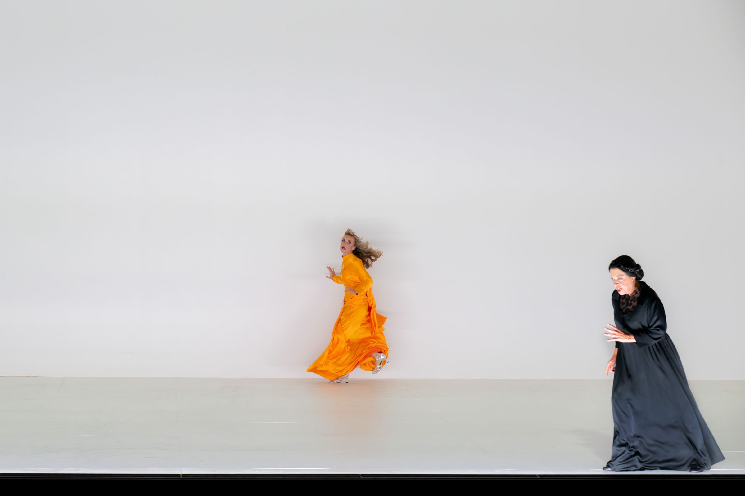 Vida Miknevičiūtė (Empress), Nina Stemme (Nurse) &copy; Festival d’Aix-en-Provence 2026 | Monika Rittershaus