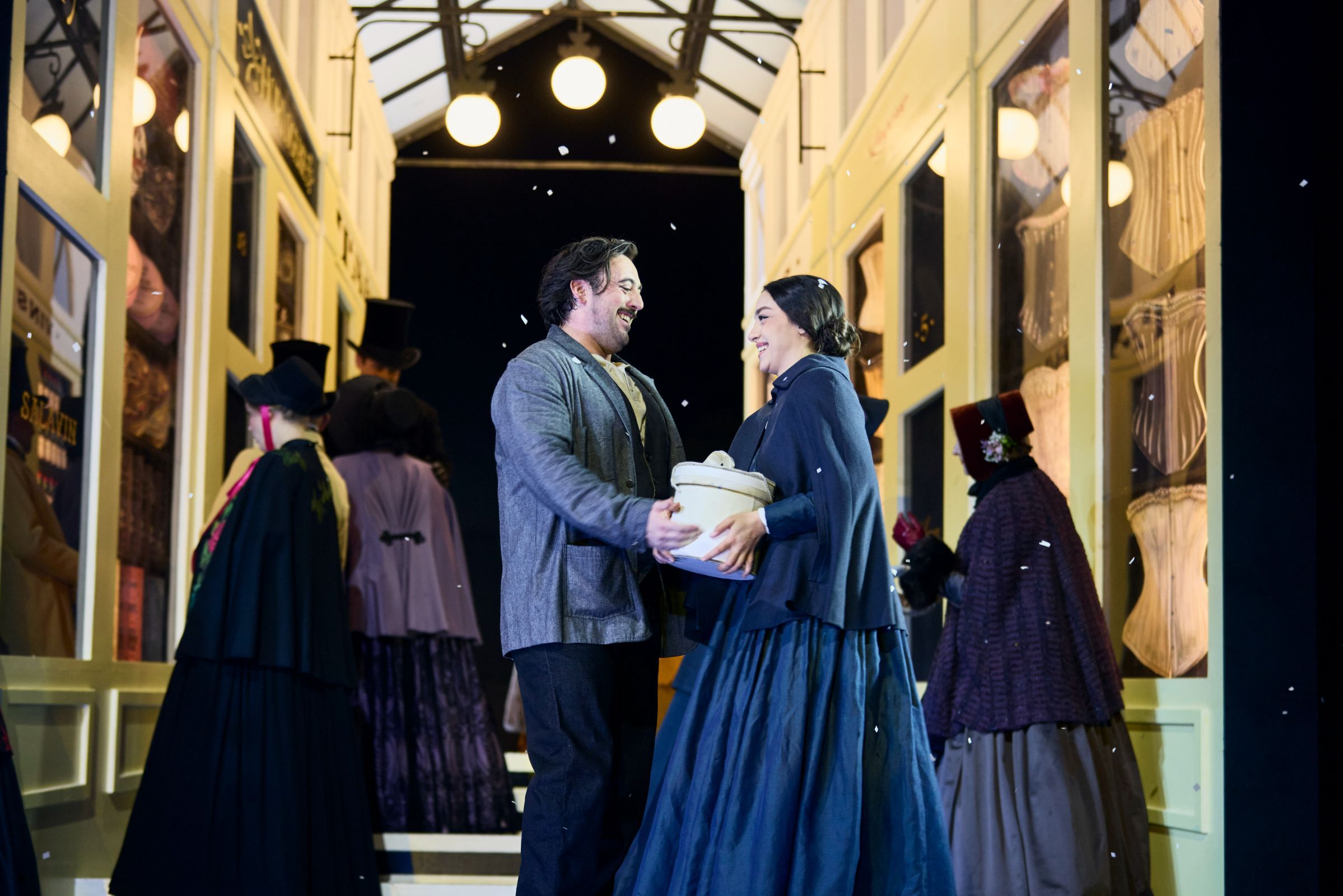 Freddie De Tommaso (Rodolfo) and Juliana Grigoryan (Mimì) © RBO | Ian Hippolyte