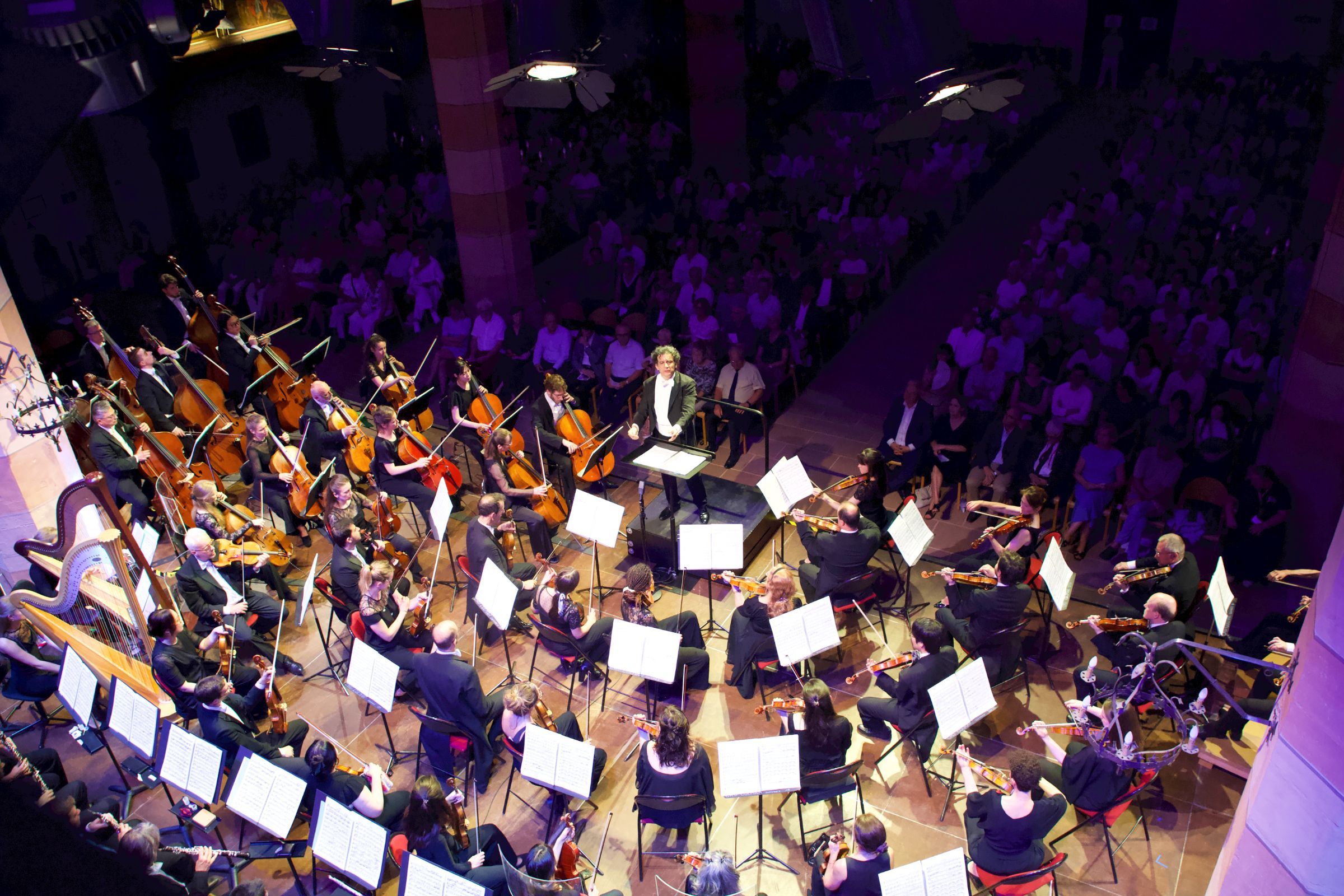 Alain Altinoglu et l'Orchestre Symphonique de La Monnaie © FIC - Bertrand Schmitt