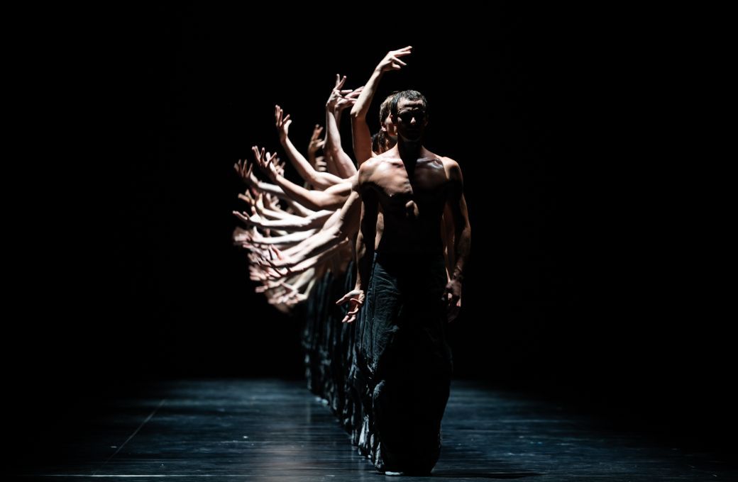 Paris Opera Ballet in Crystal Pite&rsquo;s <i>The Seasons&rsquo; Canon</i> &copy; Julien Benhamou