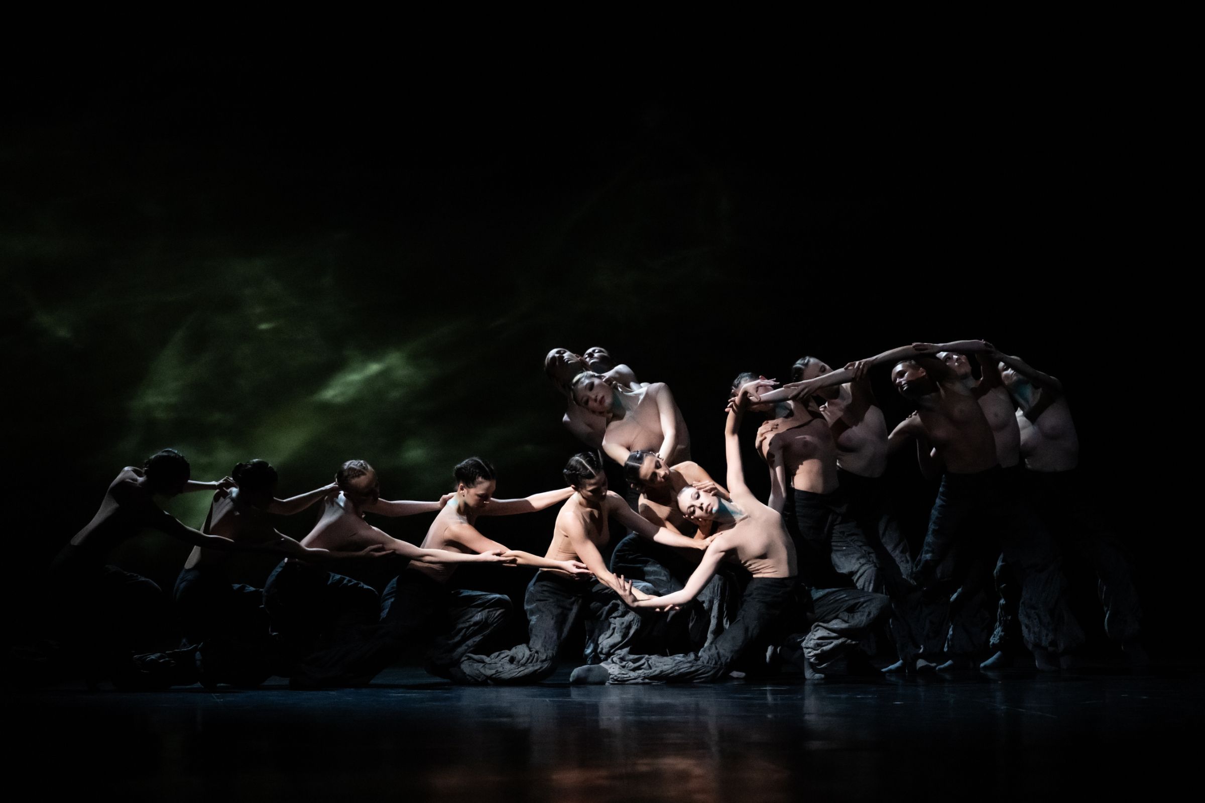 Paris Opera Ballet in Crystal Pite’s <i>The Seasons’ Canon</i> &copy; Julien Benhamou
