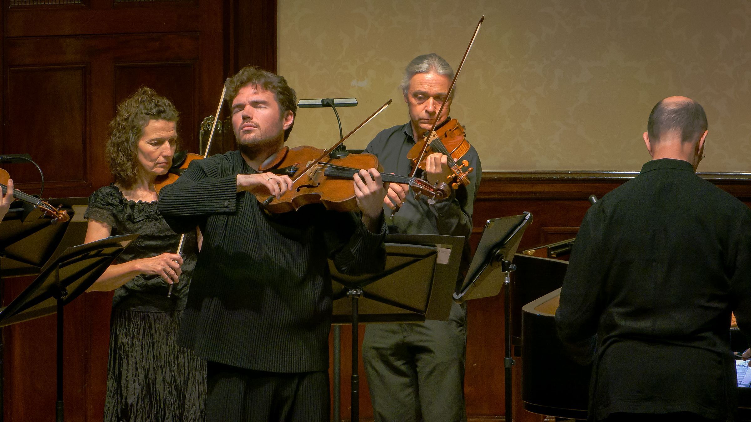 Timothy Ridout and the Britten Sinfonia &copy; Darius Weinberg | Wigmore Hall
