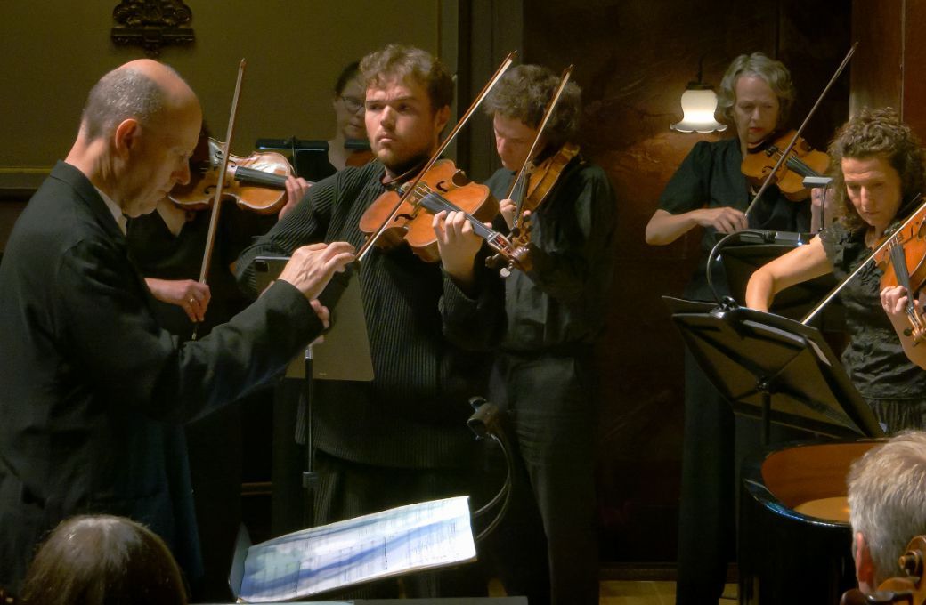 Thomas Larcher, Timothy Ridout and the Britten Sinfonia &copy; Darius Weinberg | Wigmore Hall