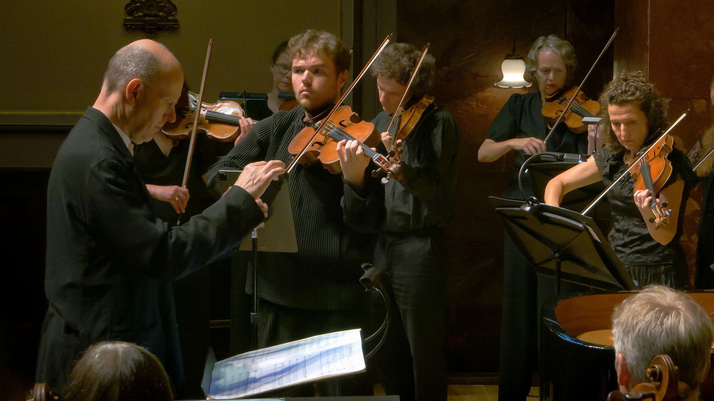 Thomas Larcher, Timothy Ridout and the Britten Sinfonia &copy; Darius Weinberg | Wigmore Hall