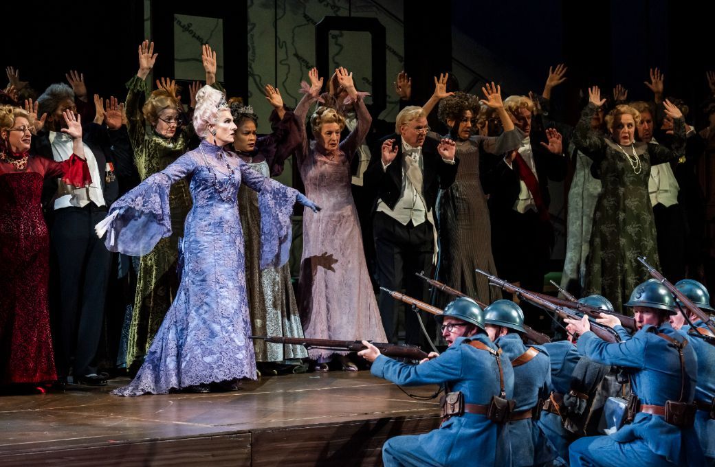 Tamsin Greig (Duchesse de Crakentorp) and chorus &copy; RBO | Tristram Kenton