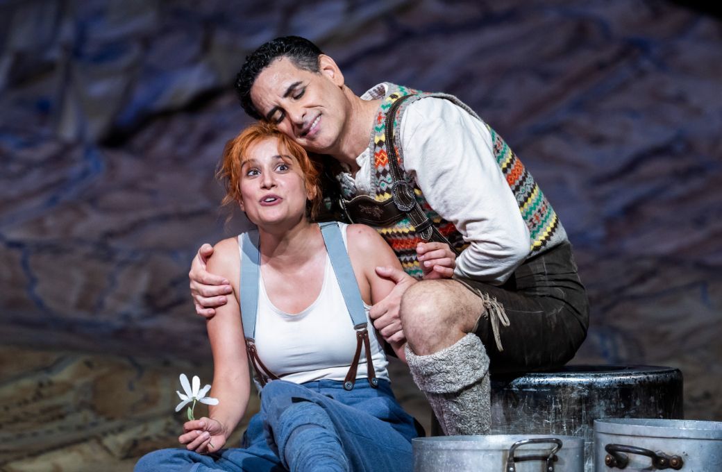 Sara Blanch (Marie) and Juan Diego Fl&oacute;rez (Tonio) &copy; RBO | Tristram Kenton