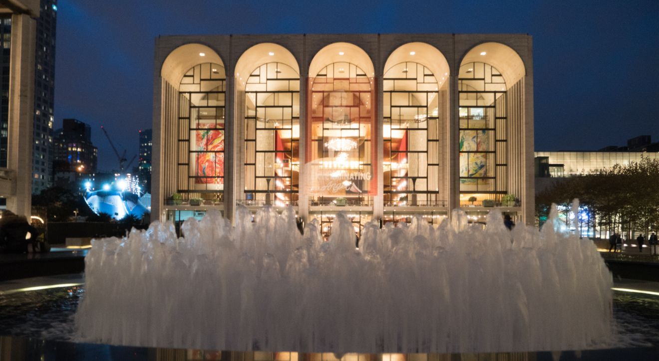Lincoln Center - Metropolitan Opera House, New York &copy; David Karlin | Bachtrack Ltd