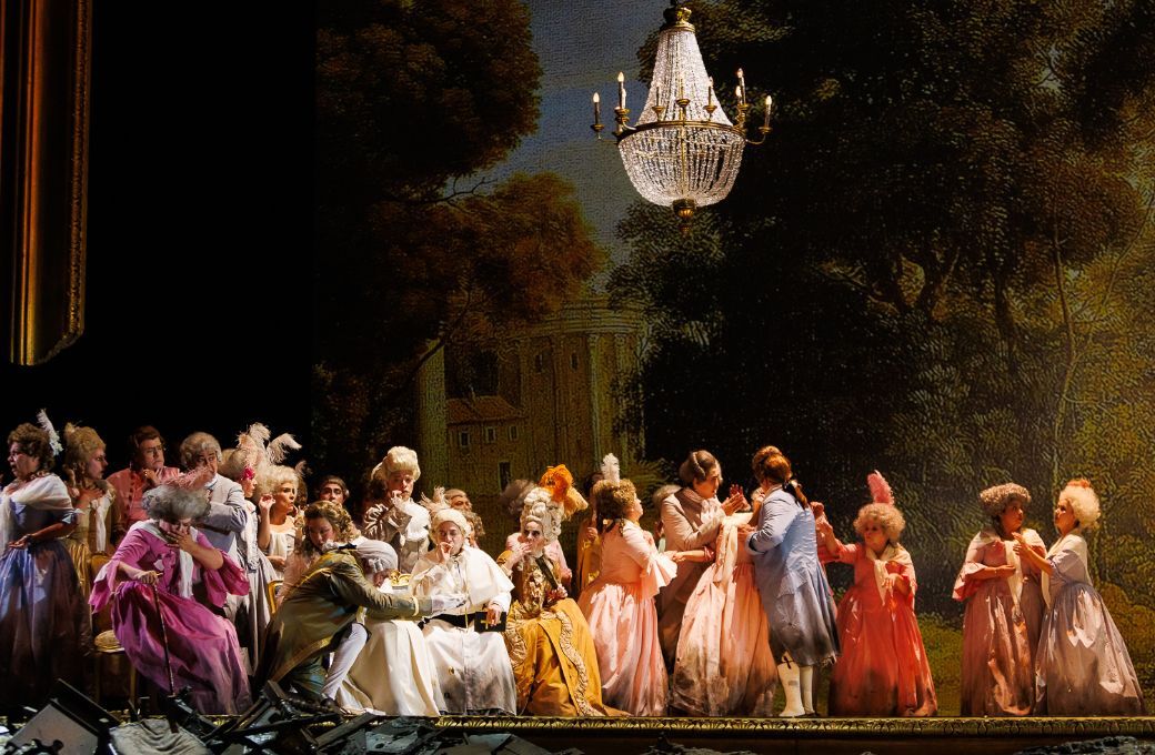 Escena de <i>Andrea Ch&eacute;nier</i> en el Municipal de Santiago &copy; Alberto D&iacute;az | Municipal de Santiago