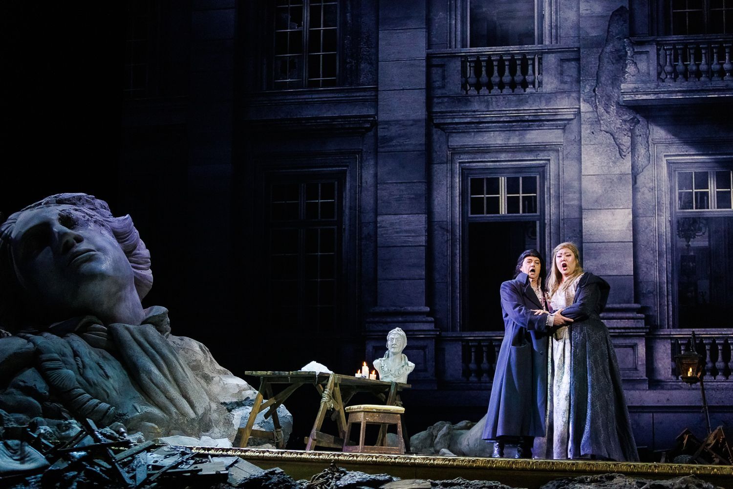 Antonio Gandía (Andrea Chénier) y Gloria Jieun Choi (Maddalena de Coigny) &copy; Alberto Díaz | Municipal de Santiago