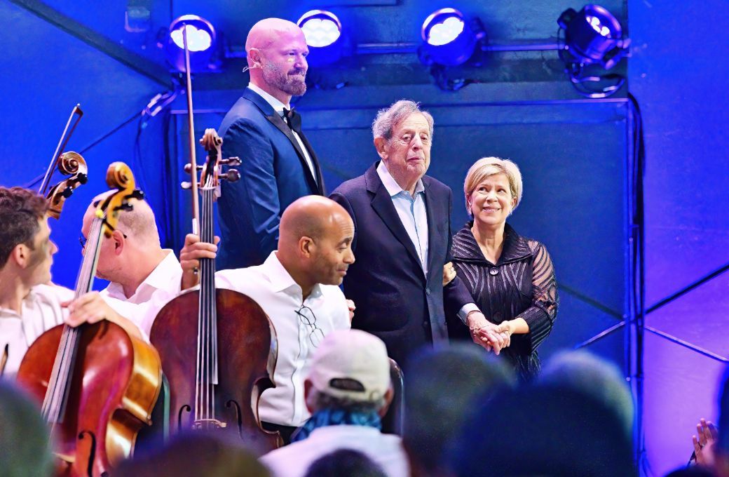 Zachary James, Philip Glass and Karen Kamensek with the Boston Symphony &copy; Hilary Scott, courtesy of the BSO