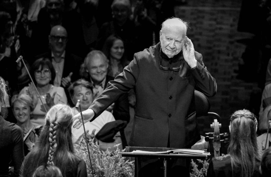 Neeme J&auml;rvi and the J&auml;rvi Academy Symphony Orchestra &copy; Kaupo Kikkas