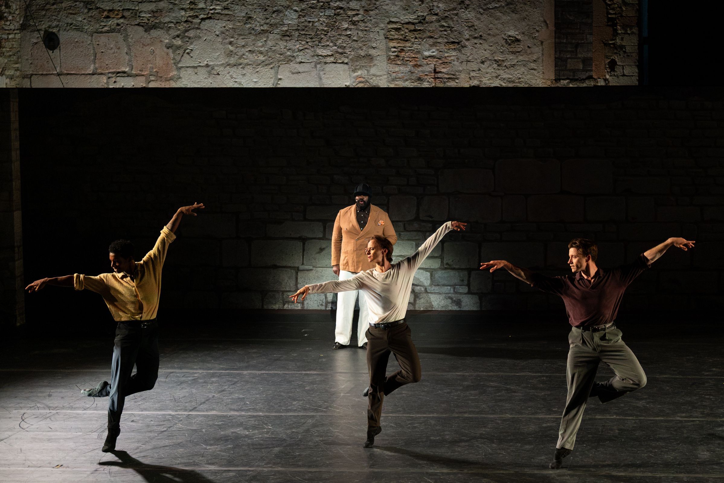 Osiel Gouneo, Daniil Simkin and Alban Lendorf with Gregory Porter in <i>Real Truth</i> &copy; Andrea Boni