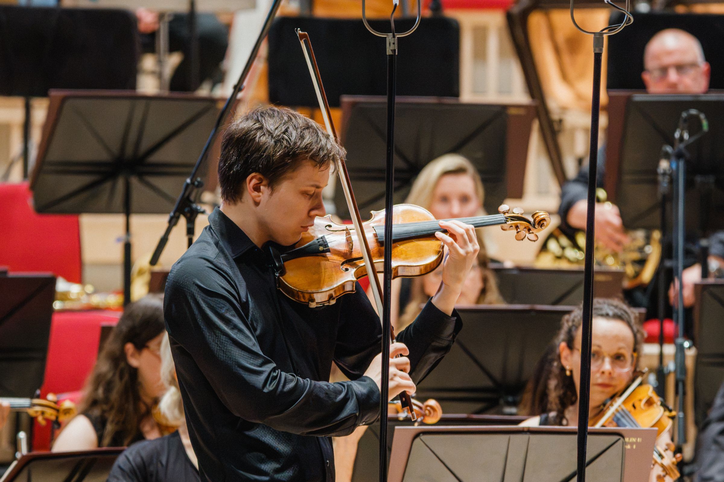 Johan Dalene and the Royal Liverpool Philharmonic Orchestra &copy; Gary William-Smith