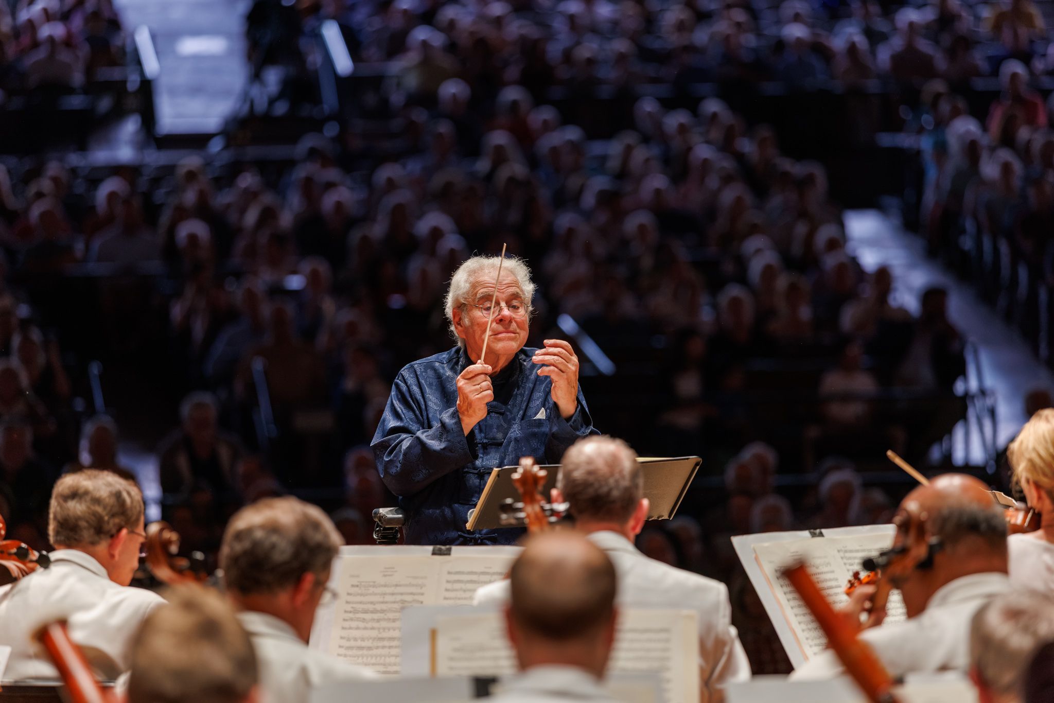 Itzhak Perlman conducts The Cleveland Orchestra &copy; Kevin Libal