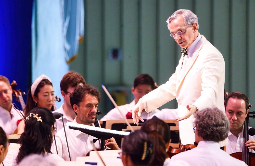 Fabio Luisi conducts the Boston Symphony Orchestra &copy; Hilary Scott, courtesy of the BSO
