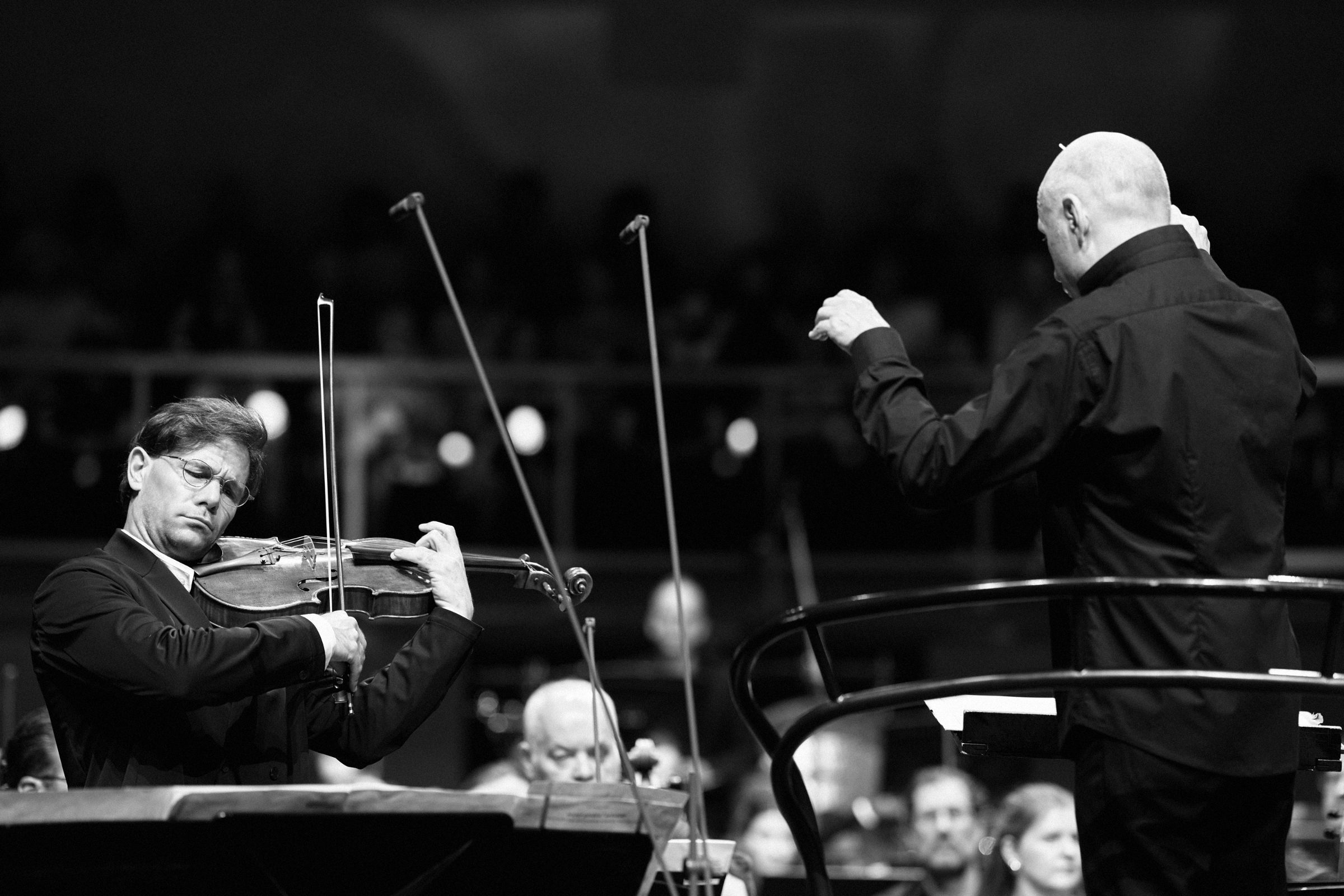 Amihai Grosz, Paavo Järvi and the Estonian Festival Orchestra &copy; Kaupo Kikkas