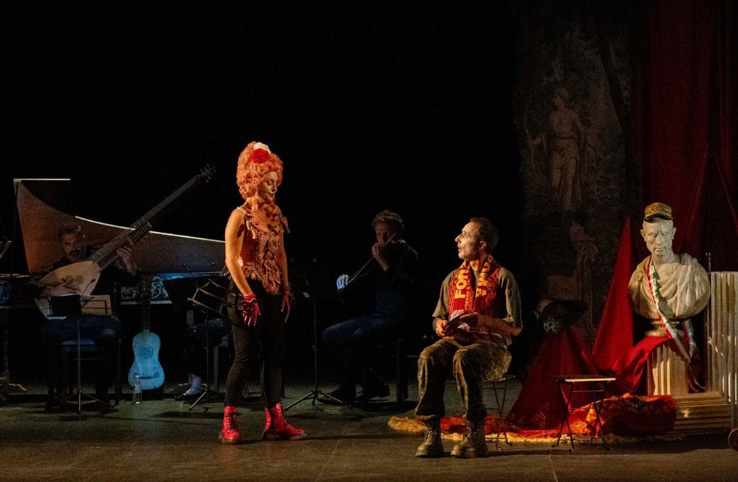 Sandra Ferrández (Pericca), César San Martín (Varrone) © Alfredo Arias