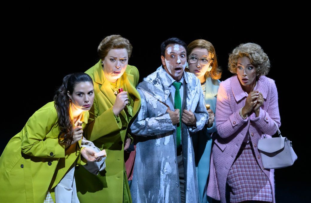 Serena Sáenz, Daniella Barcelona, Santiago Ballerini, Gemma Coma-Alabert, Carolina López Moreno © A. Bofill | Gran Teatre del Liceu