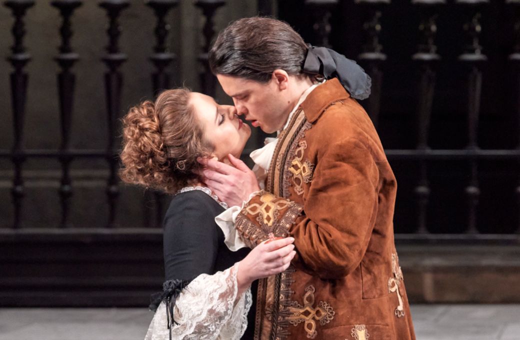 Louise Alder (Susanna) und Andr&egrave; Schuen (Graf Almaviva) &copy; Wiener Staatsoper | Michael P&ouml;hn