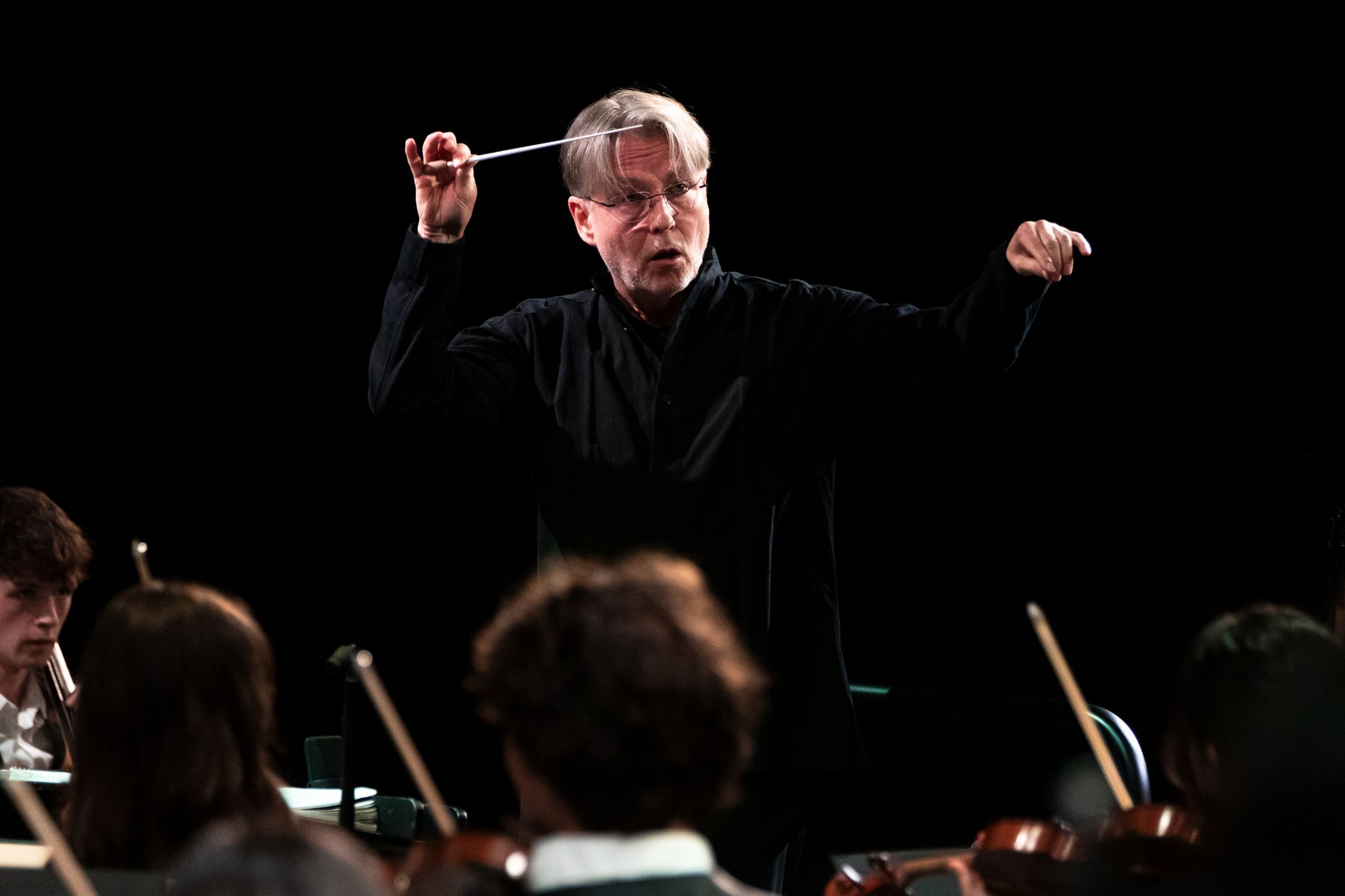 Esa-Pekka Salonen dirigiert das Verbier Festival Orchestra © Nicolas Brodard