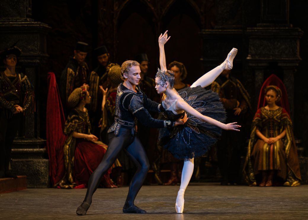Ivan Malaguti and Sophie Schulten in Act 3 of Sir Peter Wright’s <i>Swan Lake</i> © Photography by ASH