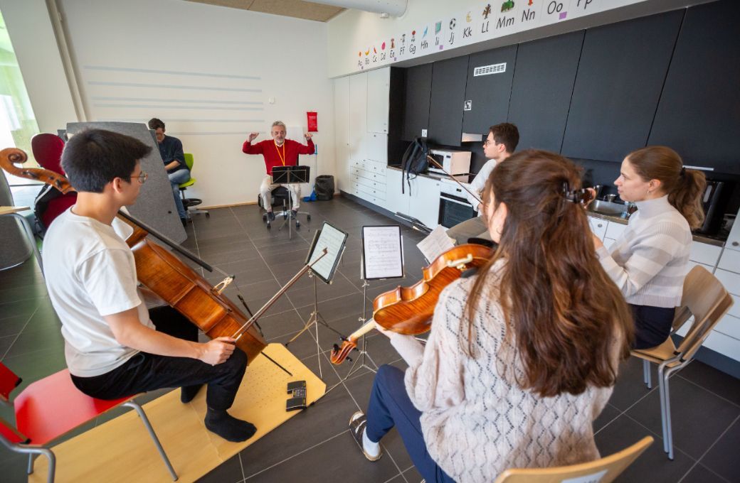 The Modulor Quartet in a class with Johannes Meissl © Jonas Kukkonen | Kuhmon Kamarimusiikki