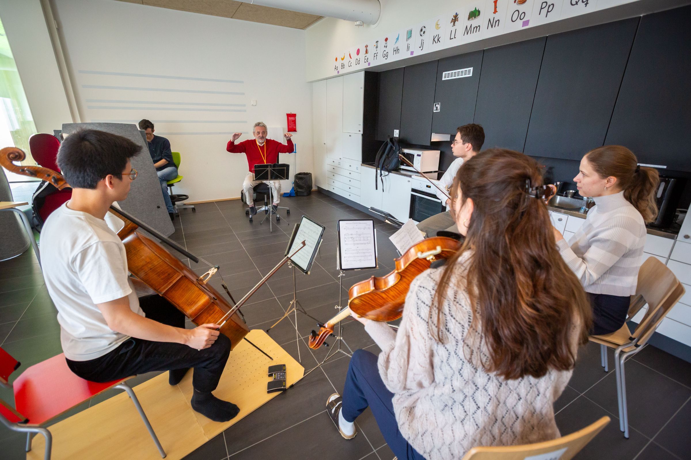 The Modulor Quartet in a class with Johannes Meissl © Jonas Kukkonen | Kuhmon Kamarimusiikki