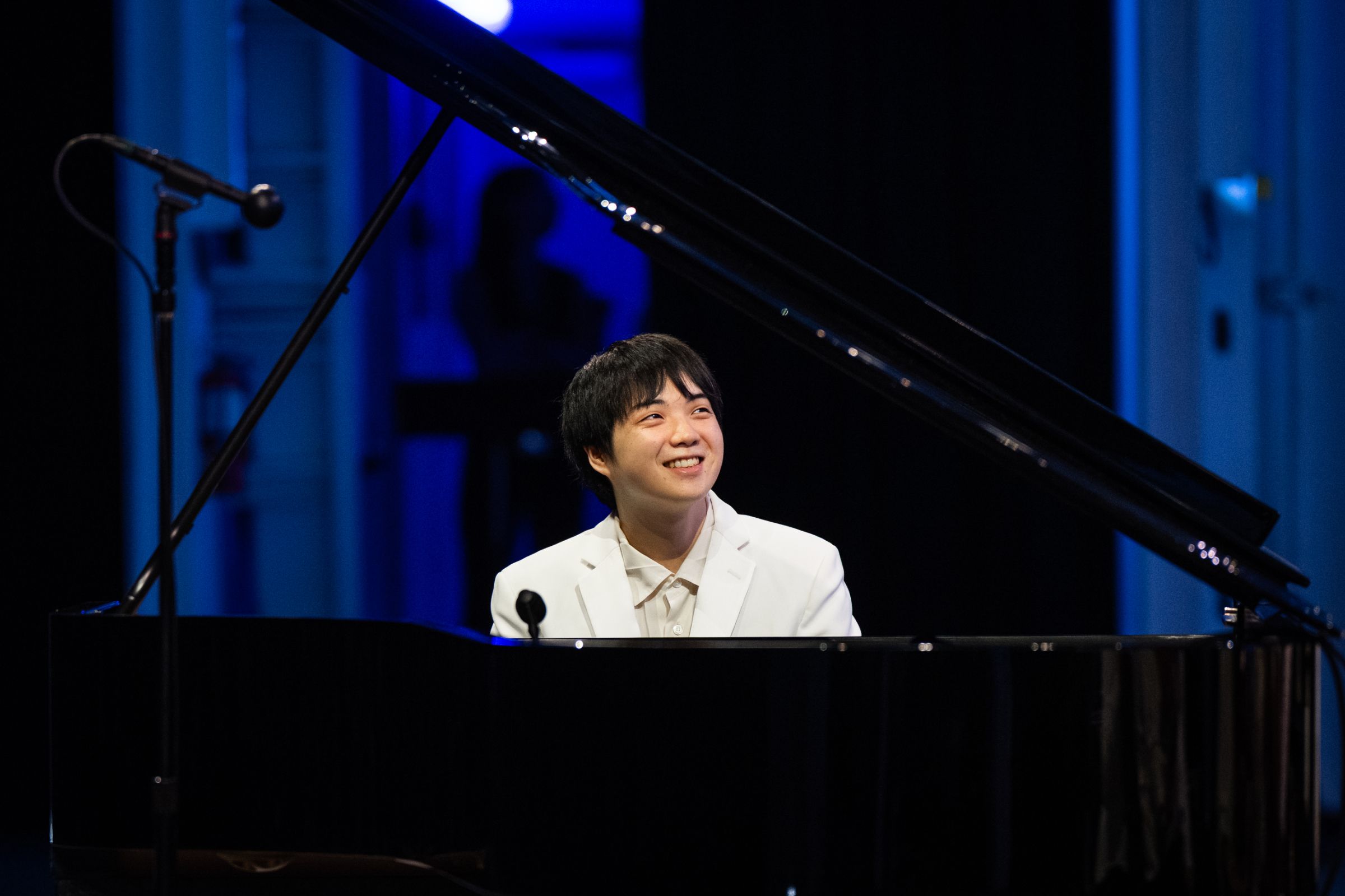 Mao Fujita makes LA debut in “forever young” Mozart at the Hollywood Bowl &copy; Elizabeth Asher for the LA Phil