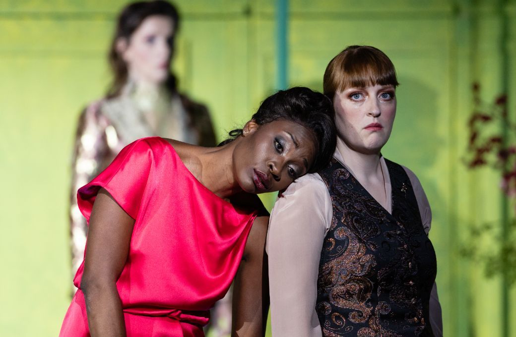 Jeanine De Bique (Alcina) und Carine Tinney (Oberto) &copy; Geoffroy Schied