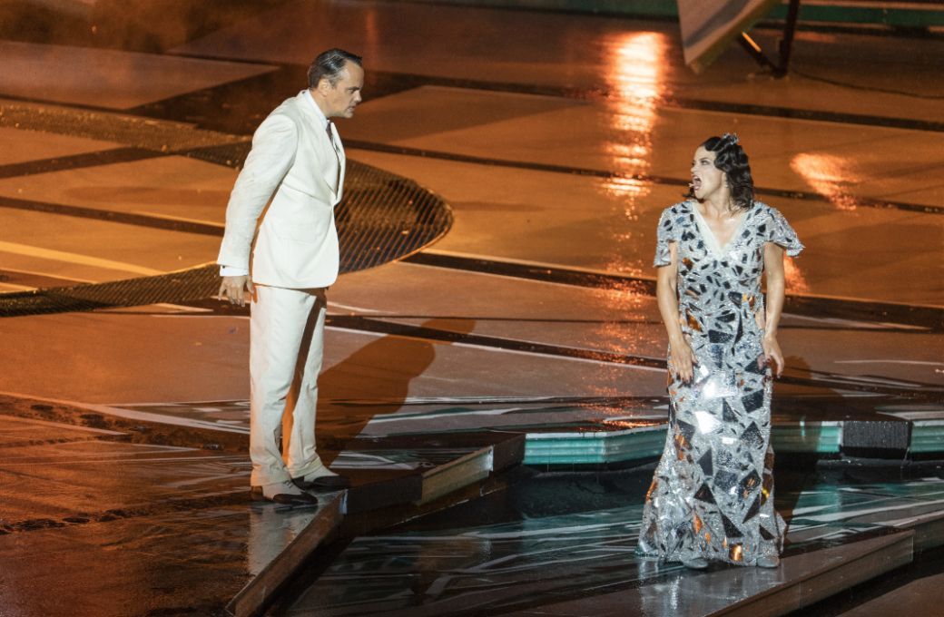 Julien Behr (Alfredo) und Marjukka Tepponen (Violetta) &copy; Bregenzer Festspiele | Daniel Ammann