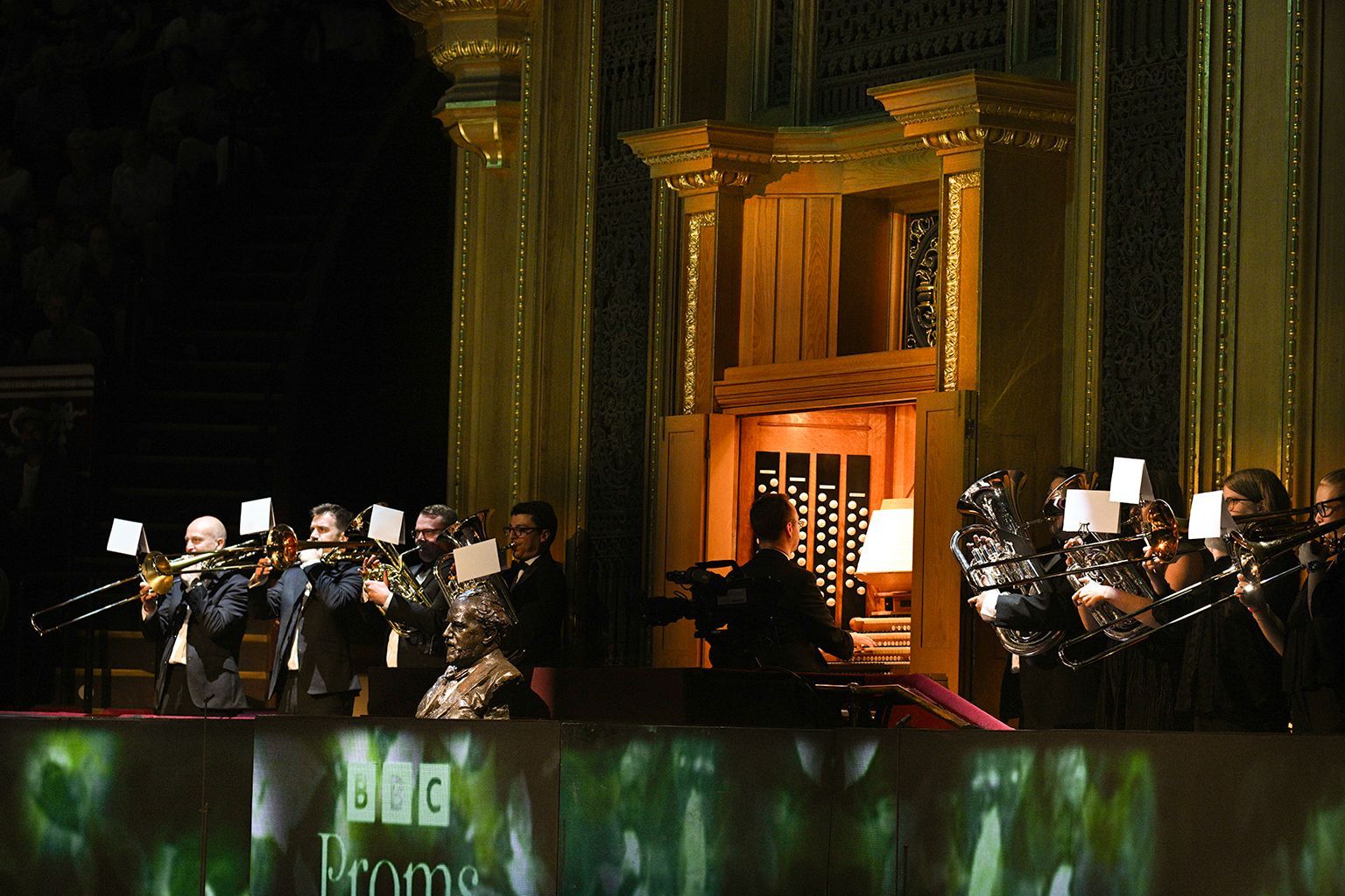 Richard Hills and the Sinfonia of London brass &copy; BBC | Chris Christodoulou