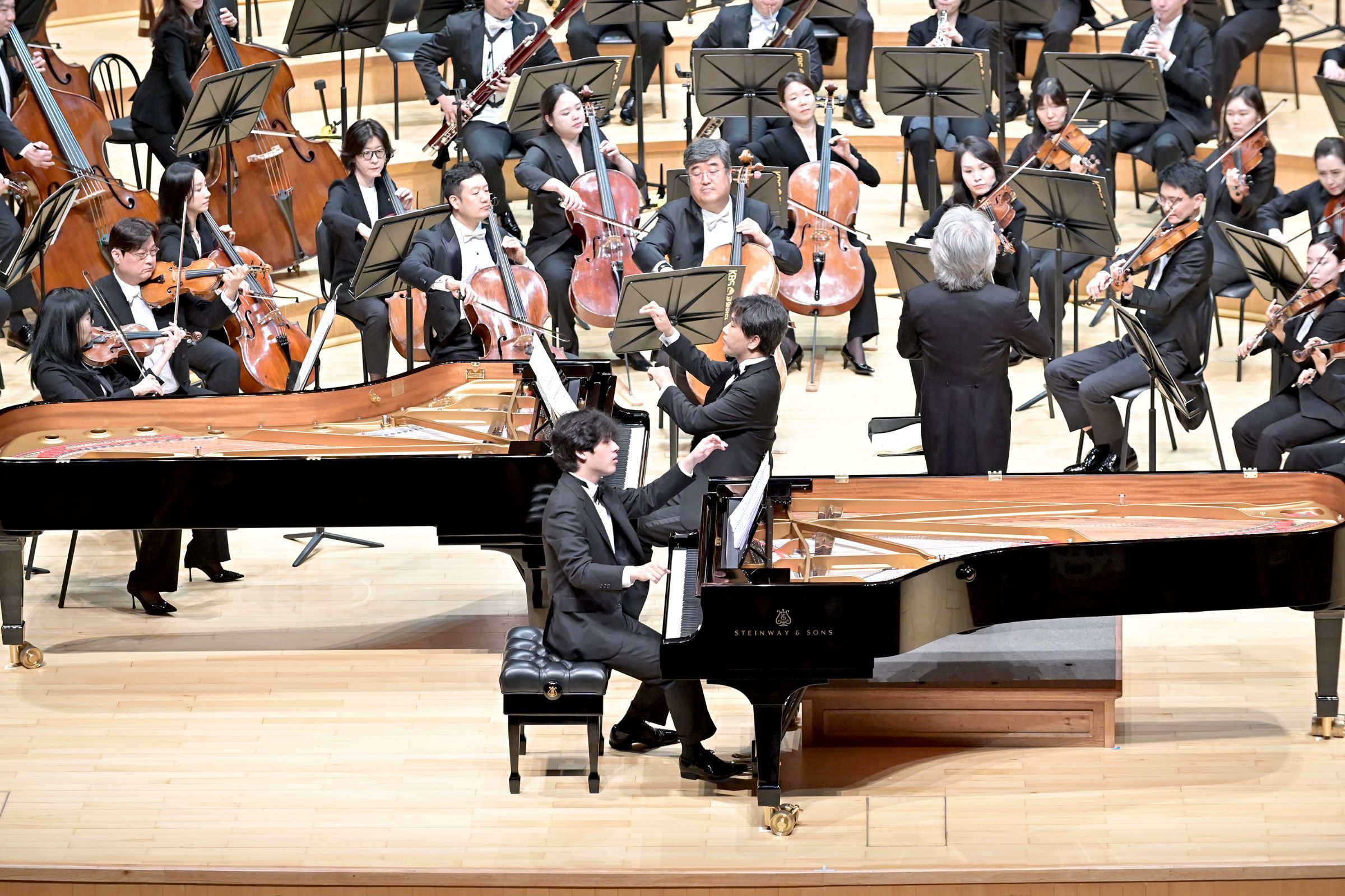 Yunchan Lim and Minsoo Sohn with the KBS Symphony Orchestra &copy; KBS Symphony Orchestra