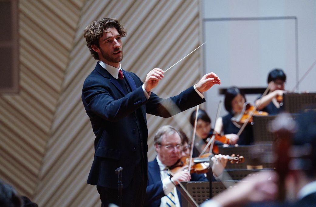 Lorenzo Viotti conducts the Tokyo Symphony Orchestra &copy; N. Ikegami
