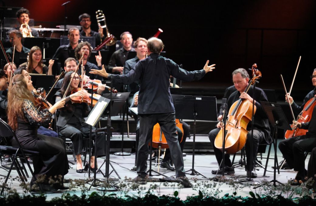 Gábor Takács-Nagy dirige le VFCO pour les 20 ans de l'orchestre &copy; Verbier Festival / Anne du Chastel