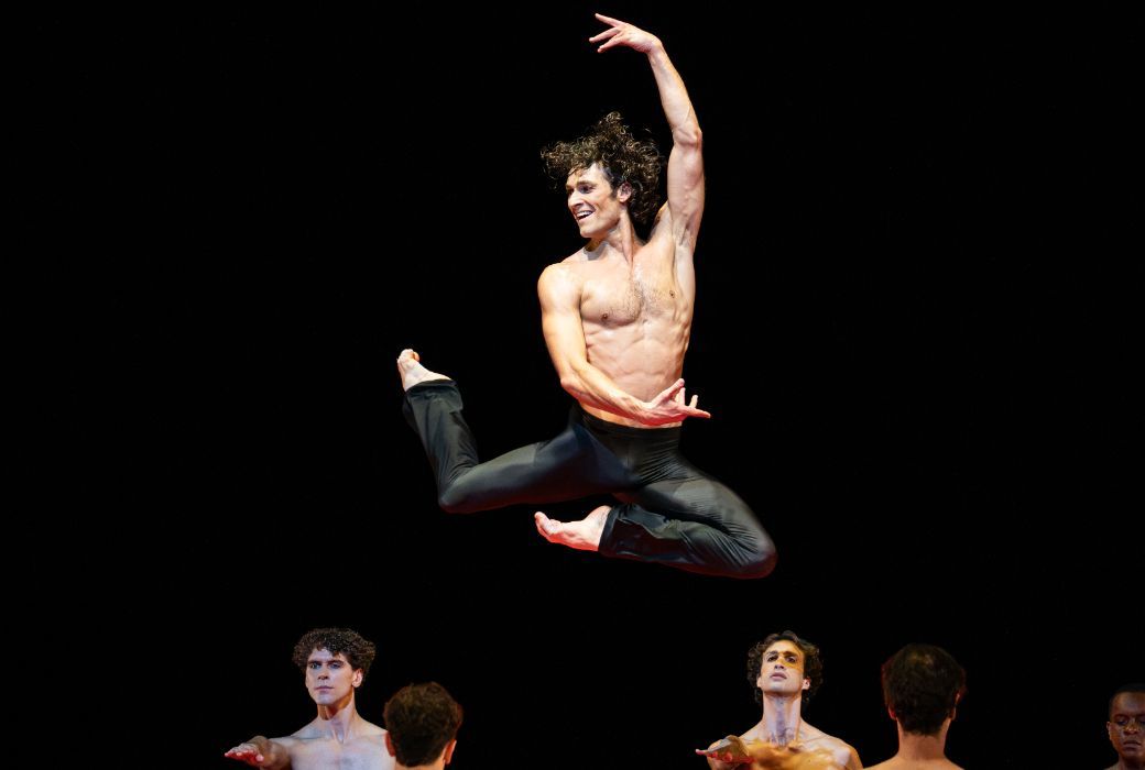 Hugo Marchand and B&eacute;jart Ballet Lausanne in B&eacute;jart&rsquo;s <i>Bol&eacute;ro</i> &copy; Steven Pisano