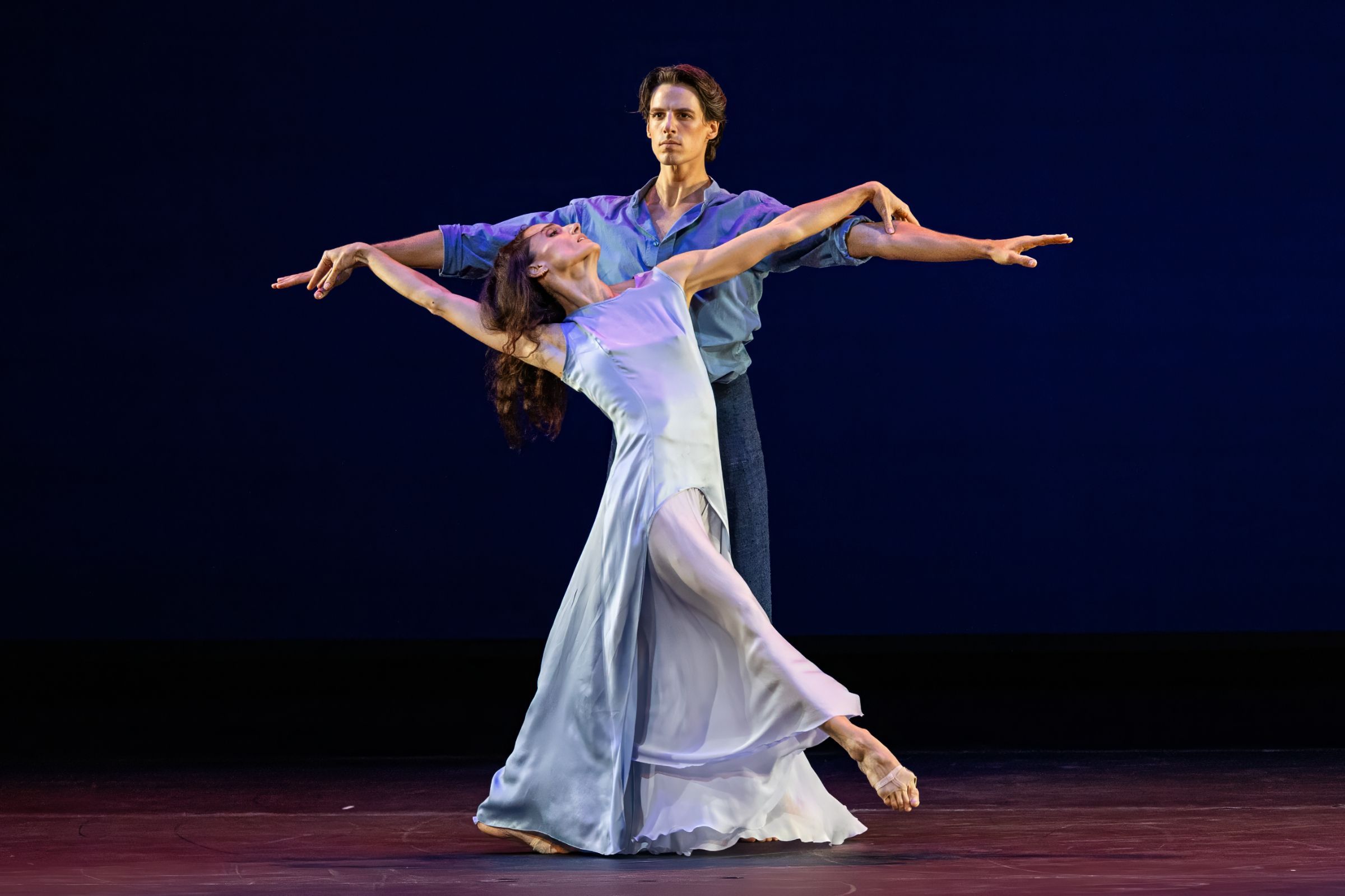 Dorothée Gilbert and Germain Louvet in Carolyn Carlson’s L’esprit du Bleu from <i>Signes</i> &copy; Curtis Brown