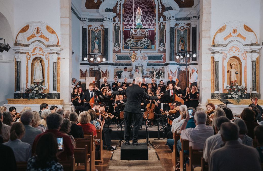 L'Orchestre de chambre de Cologne pendant la messe dominicale &copy; FIMM / S&aacute;ra Tim&aacute;r / Pilvax