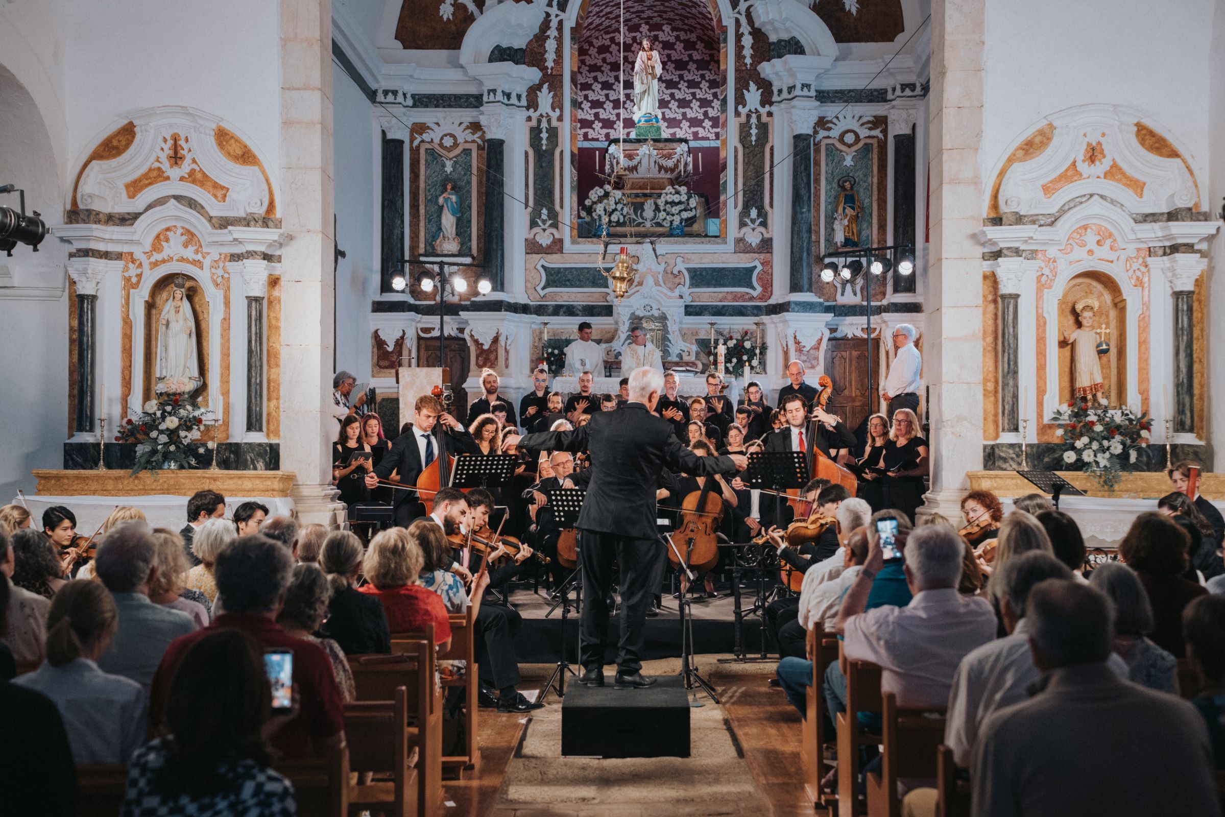 L'Orchestre de chambre de Cologne pendant la messe dominicale &copy; FIMM / Sára Timár / Pilvax