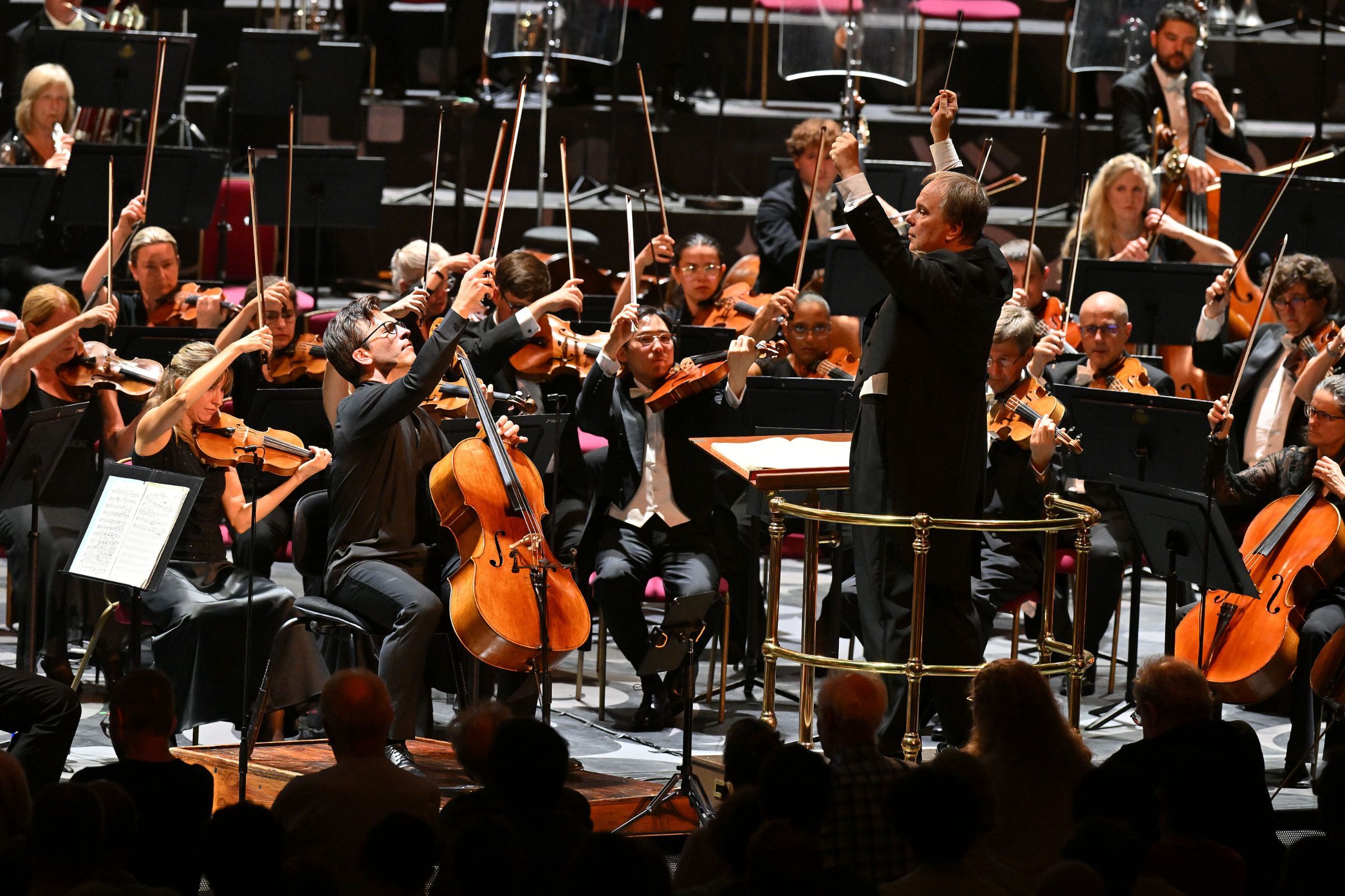 Guy Johnston, Sakari Oramo and the BBC Symphony Orchestra &copy; BBC | Mark Allan
