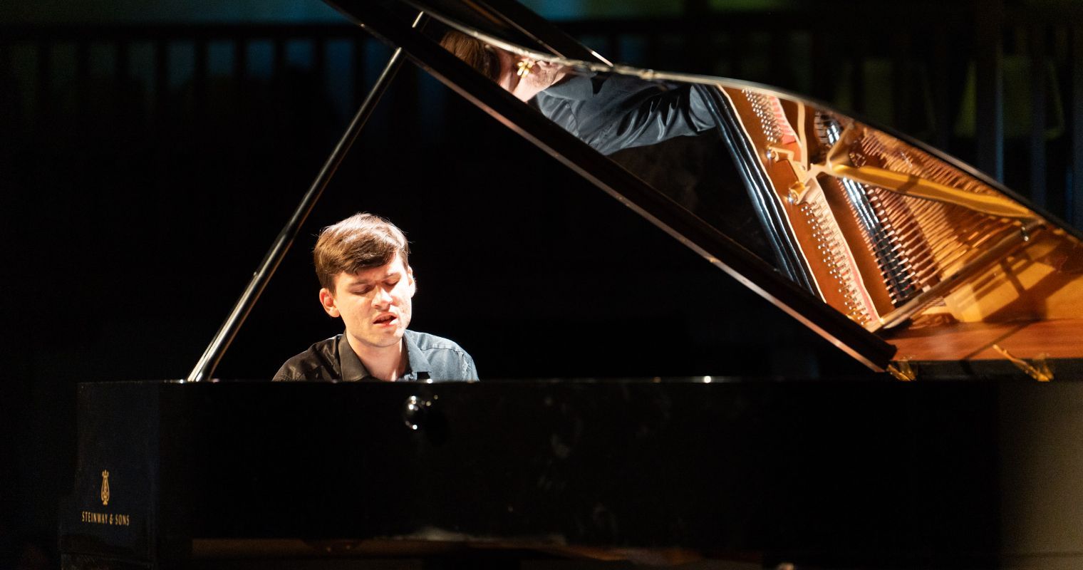 Chopin et Satan au piano : Uladzislau Khandohi au Festival de la Vézère &copy; Festival de la Vézère
