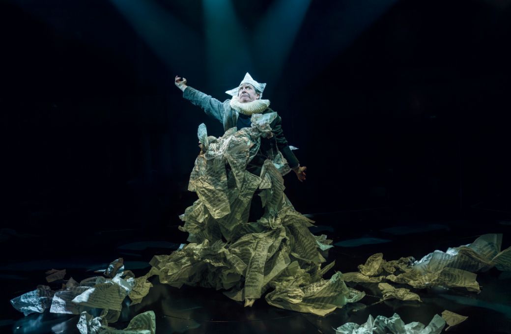 Phelim McDermott in <i>Tao of Glass</i> &copy; Johan Persson