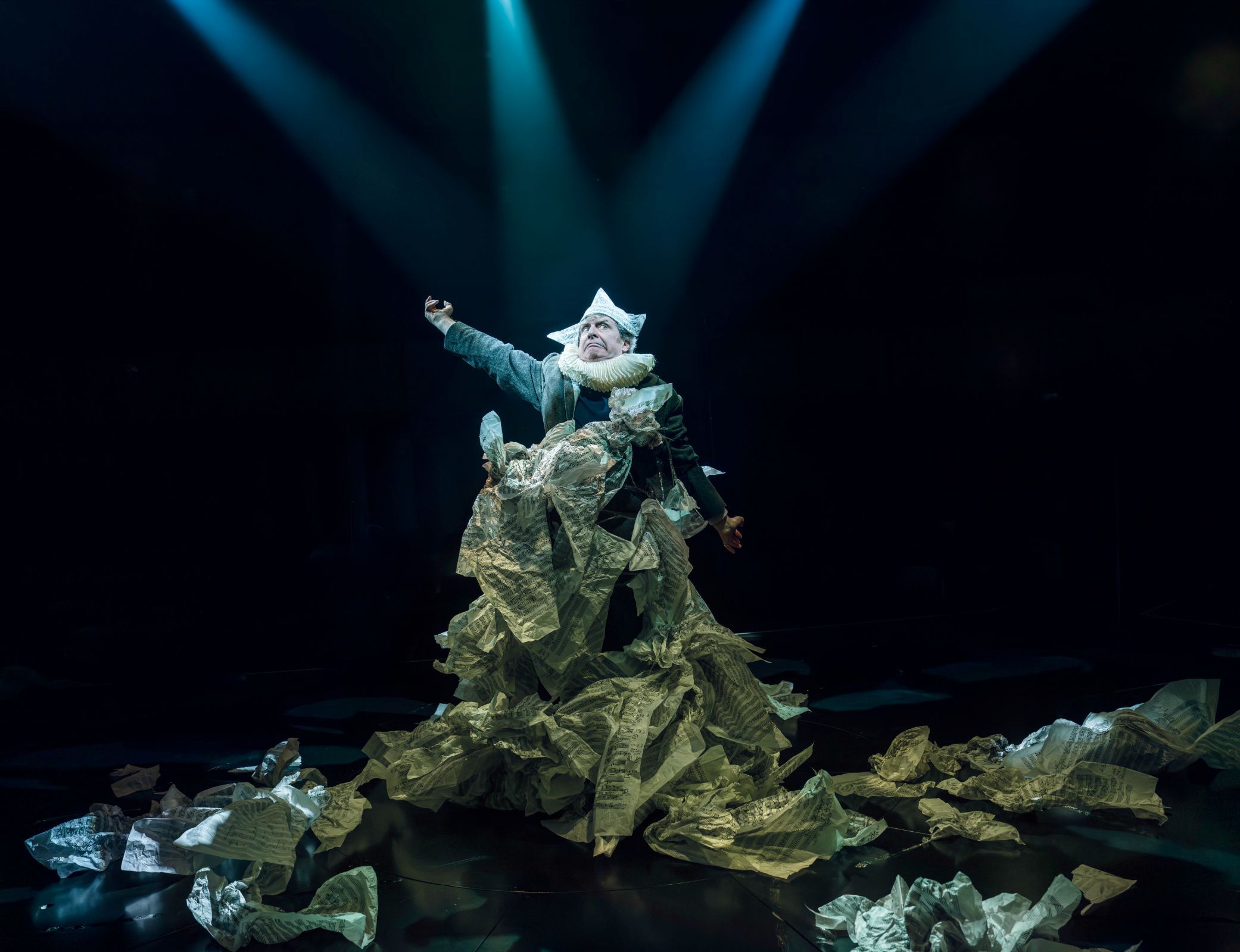 Phelim McDermott in <i>Tao of Glass</i> &copy; Johan Persson