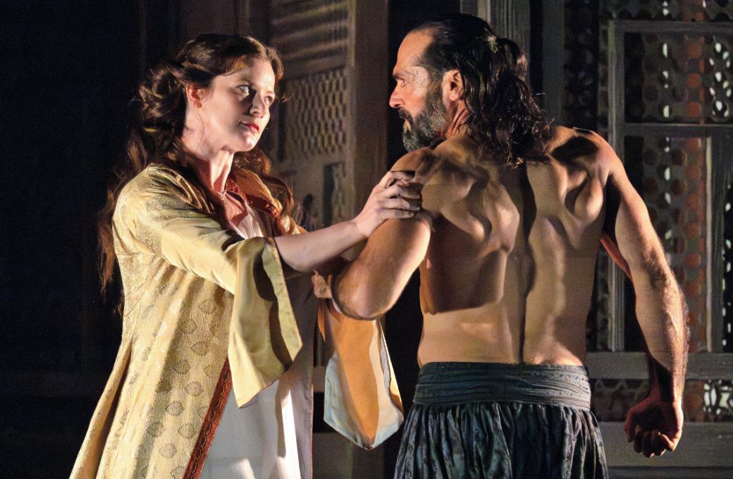 Liv Redpath (Konstanze) and Franck Saurel (Pasha Selim) © Glyndebourne Productions Ltd. Photo: Bill Knight