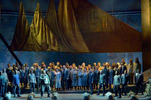 Stefan Pop (Foresto) and chorus &copy; Michele Crosera