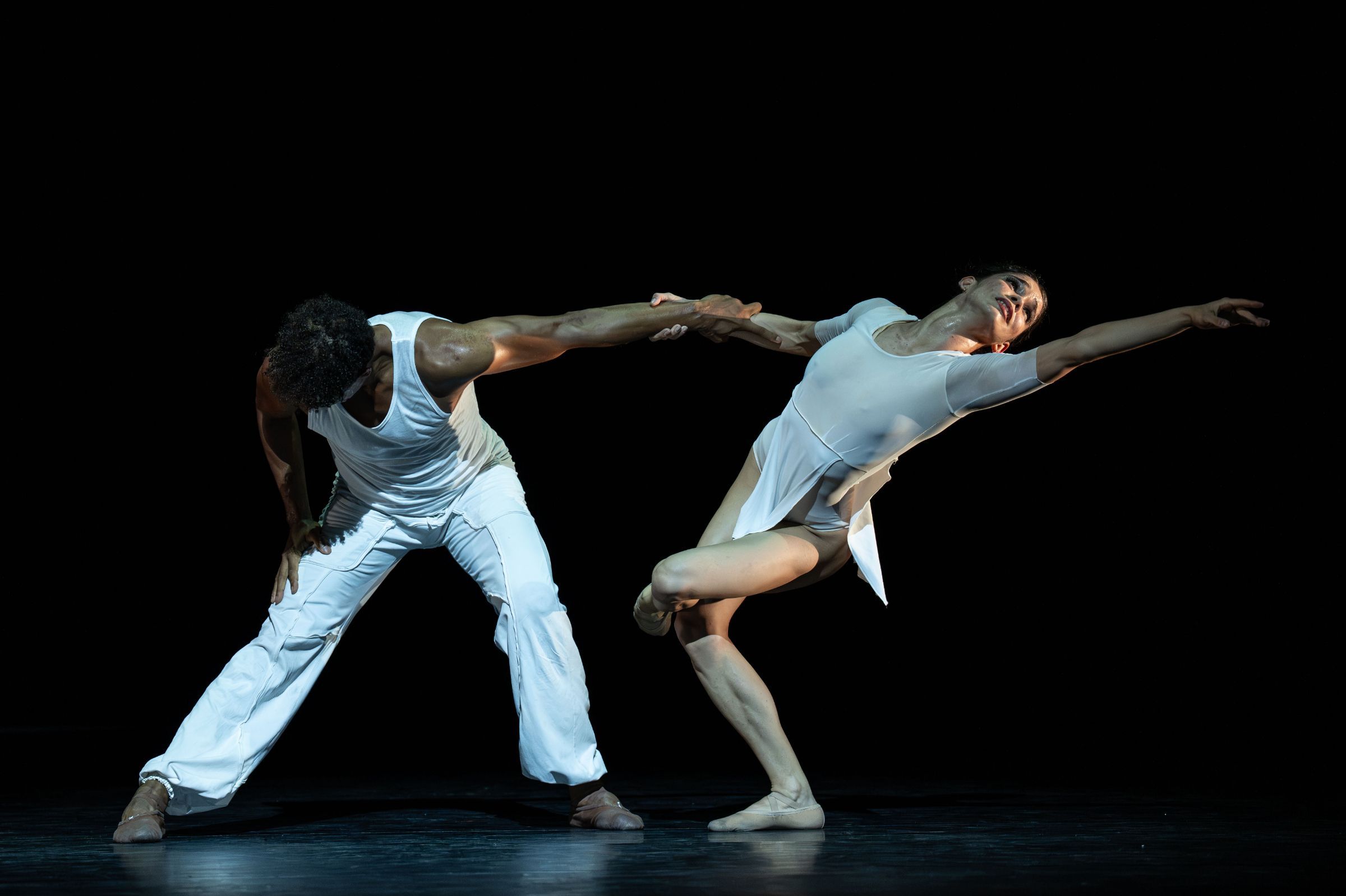 Carlos Acosta and Amisaday Naara in <i>Nosotros</i> &copy; Helen Maybanks