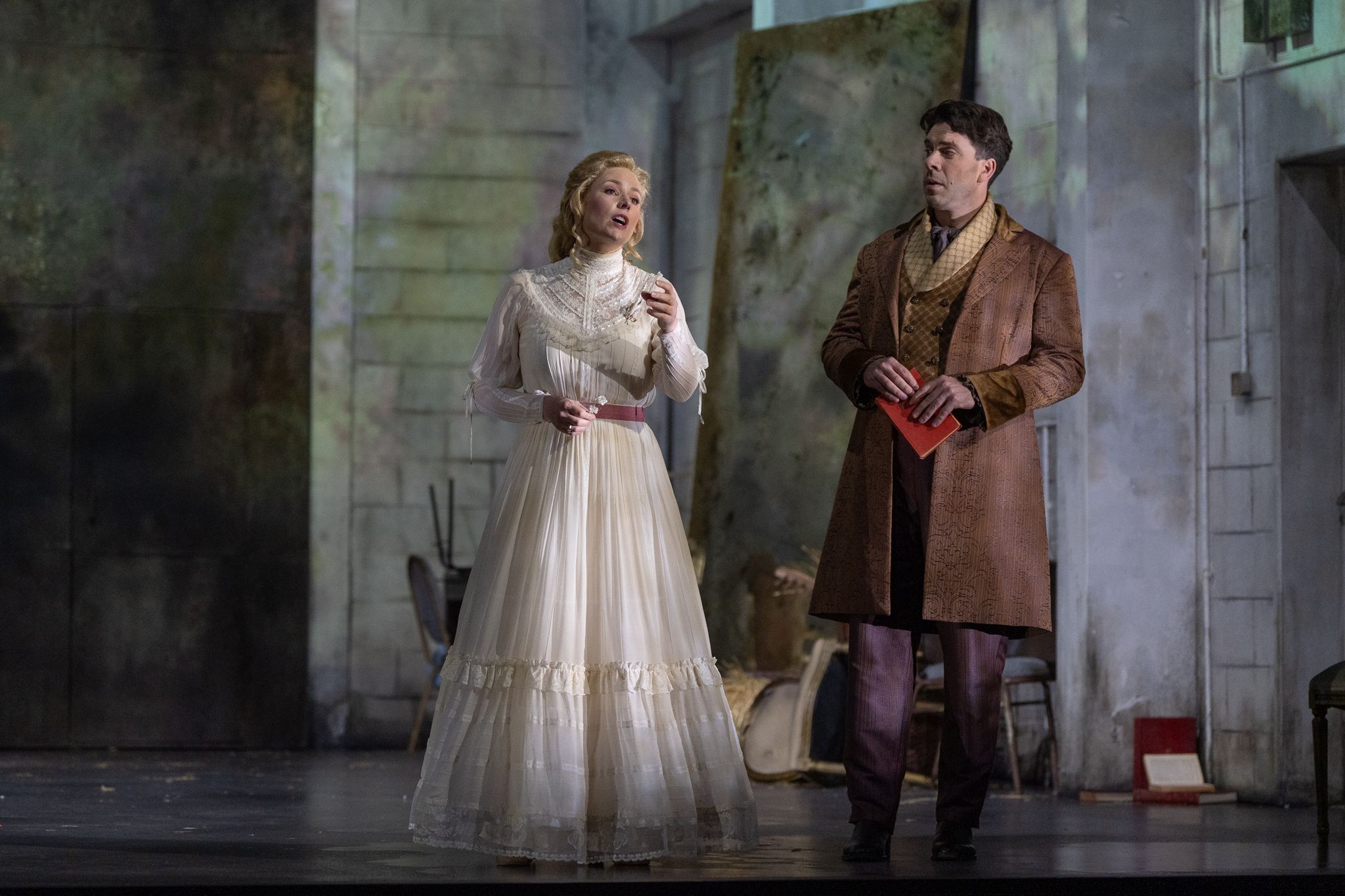 Eleanor Lyons (Tatyana) and Samuel Dundas (Eugene Onegin) &copy; West Beach Studio