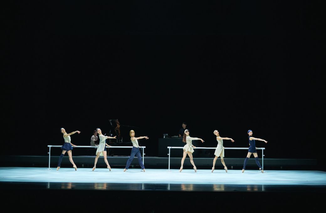 <i>BALLET Lesson</i> in <i>Ballet The New Classic</i> &copy; Fukuko Iiyama