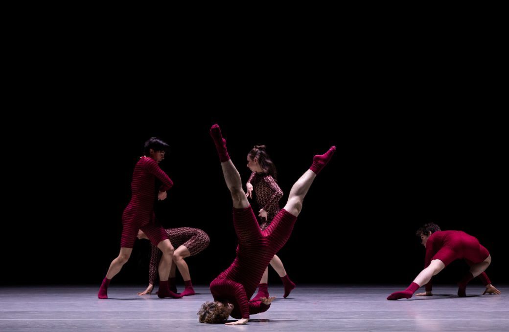The Australian Ballet School in Stephanie Lake&rsquo;s <i>Chrysalis</i> &copy; Kate Longley