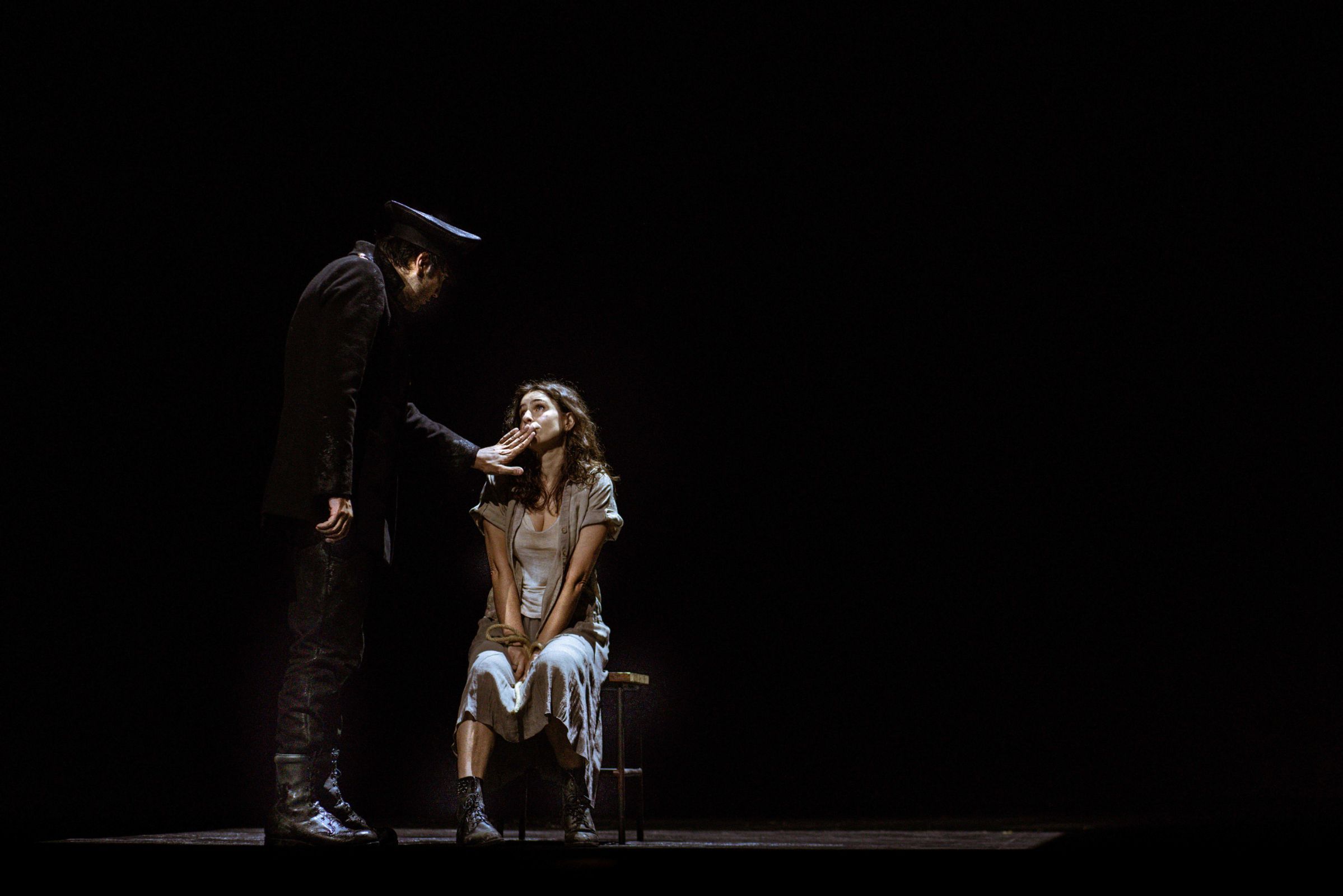 Jonathan Tetelman (Don José) und Asmik Grigorian (Carmen) &copy; SF | Virginia Rota